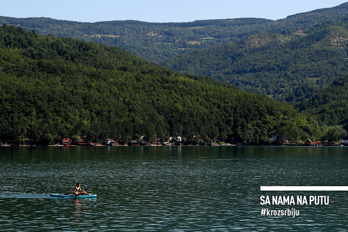 Restorani, splavovi, kafići na jezeru